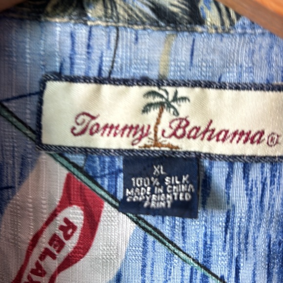 Tommy Bahama short sleeve button down SILK Hawaiian, fishing, Size XL EUC - Picture 3 of 7